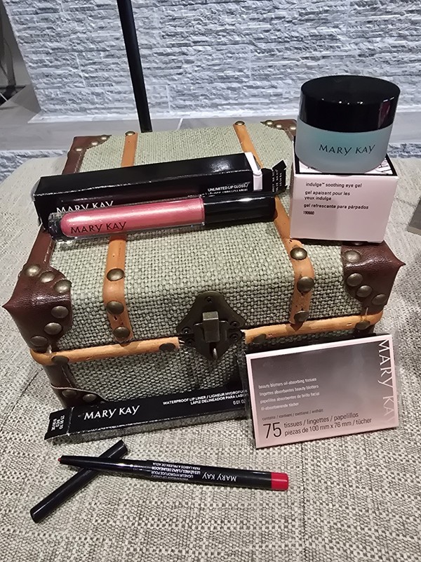 MARY KAY BUNDLE