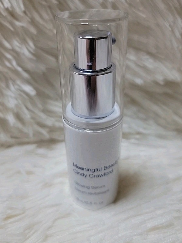 Meaningful Beauty Glowing Serum Cindy Crawford 0.5 oz Radiant Glow Beauty NEW