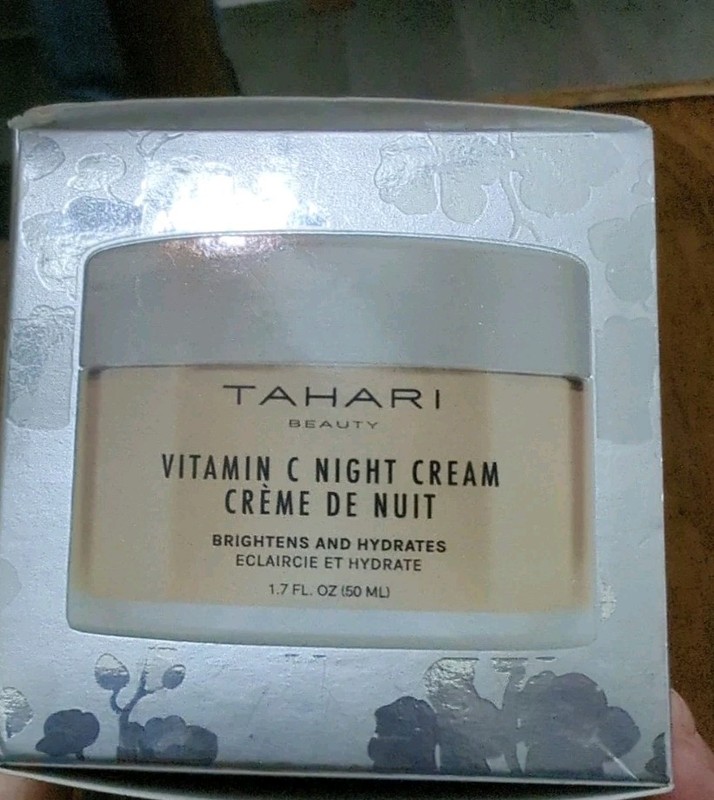 NEW IN BOX TAHARI Vitamin C NIGHT Crème Cream 1.7 OZ BRIGHTENS AND HYDRATES