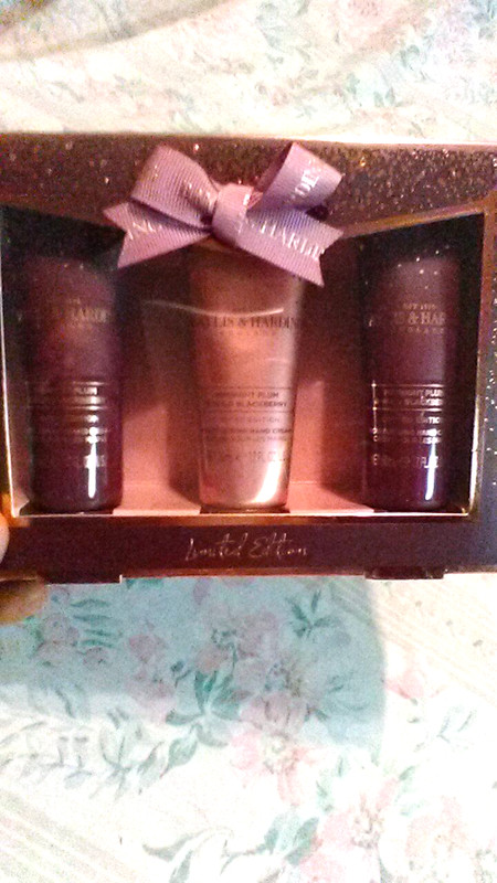 Baylis And Harding Midnight Plum & Wild Blueberry Moisturising Hand Cream-Boxed