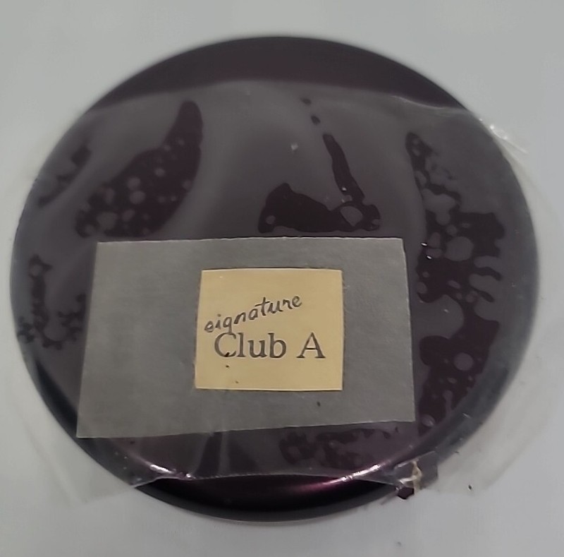 Signature Club A 12 Hour Retinol Penetrating Anti-Wrinkle Capsules .5 oz 34 piec gallery
