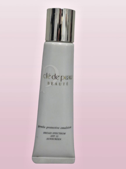 CLE DE PEAU BEAUTE GENTLE PROTECTIVE EMULSION SPF 22 0.81 OZ NWOB